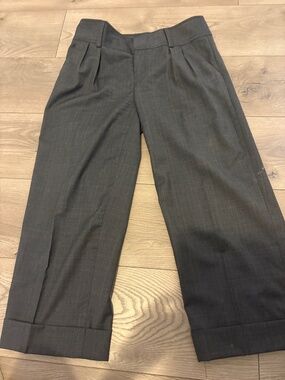 BANANA REPUBLIC GREY GAUCHOS.  Size 4.